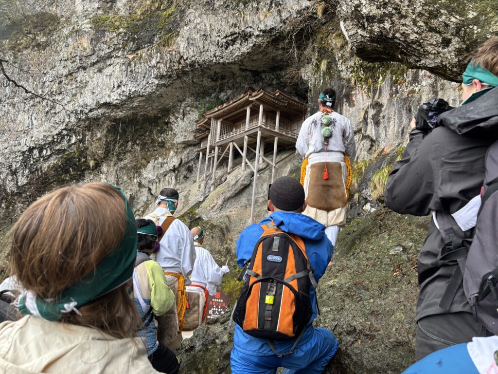 投げ入り堂の開山供養2026年4月1日